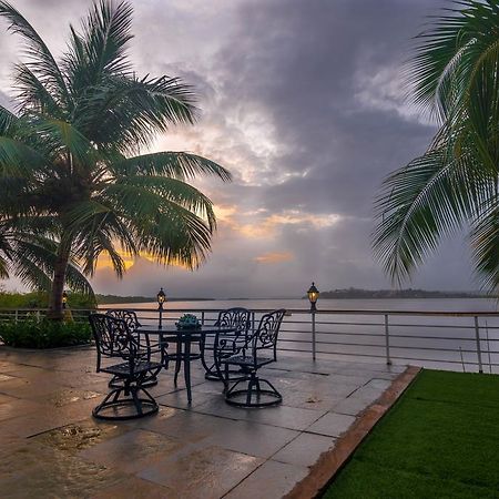 Deltin Palms Riverfront Panaji Exterior foto