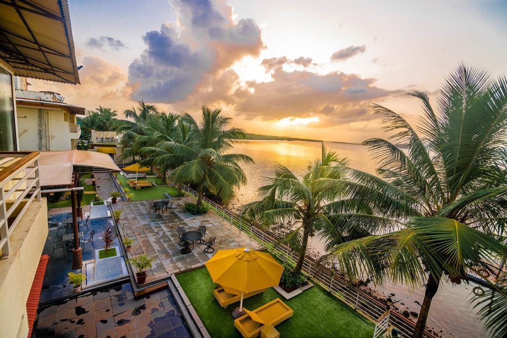 Deltin Palms Riverfront Panaji Exterior foto